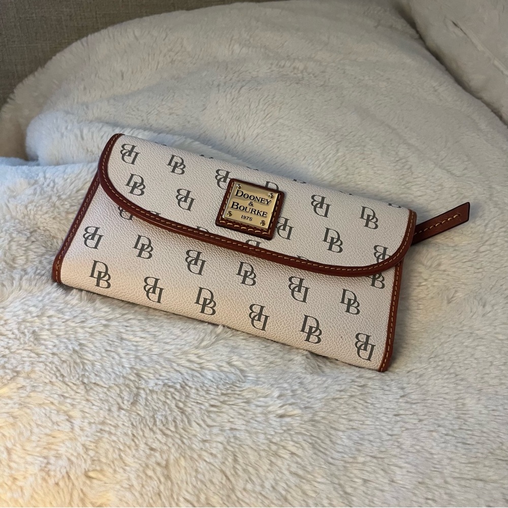 Dooney & Bourke Gretta Bone Continental Clutch